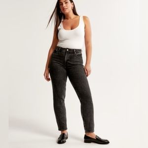 Abercrombie & Fitch Curve Love High Rise Mom Jean Black Wash 32/14